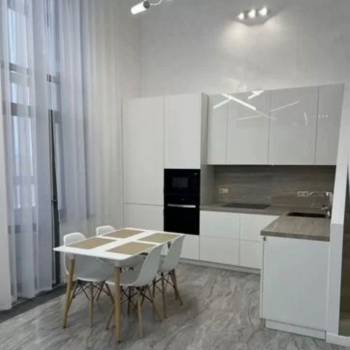 Сдается 2-х комнатная квартира, 100 м²
