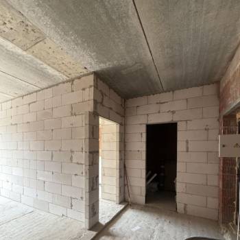Продается 1-комнатная квартира, 42 м²