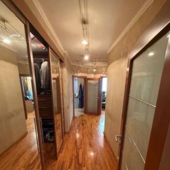 Продается Многокомнатная квартира, 179,2 м²