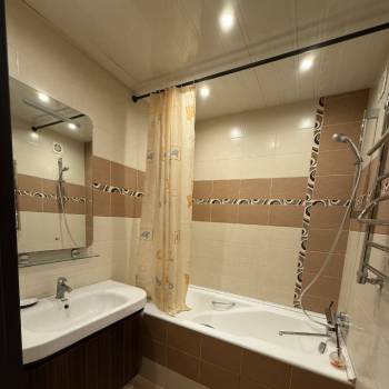 Сдается 1-комнатная квартира, 43 м²