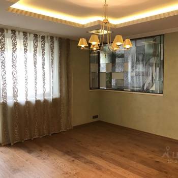 Продается Многокомнатная квартира, 218 м²