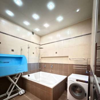 Сдается Многокомнатная квартира, 109 м²