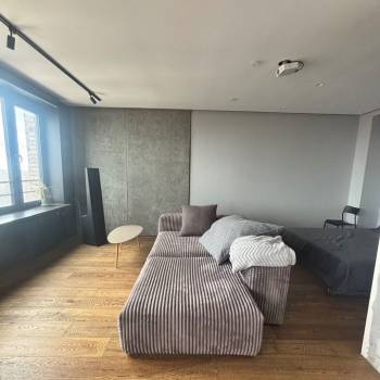 Сдается 1-комнатная квартира, 56 м²