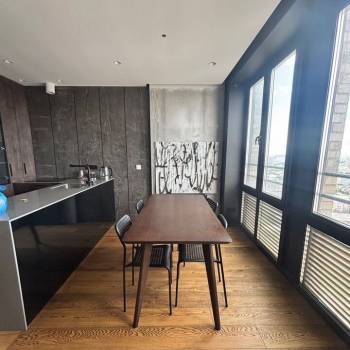 Сдается 1-комнатная квартира, 56 м²