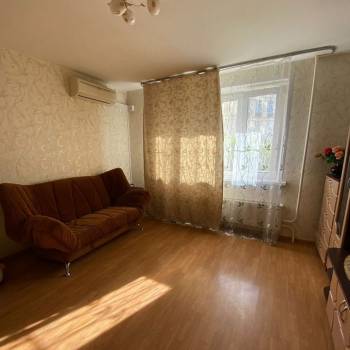 Сдается 1-комнатная квартира, 38 м²