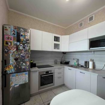 Продается 1-комнатная квартира, 38 м²
