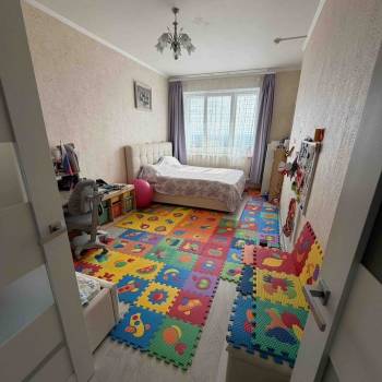 Продается 1-комнатная квартира, 38 м²