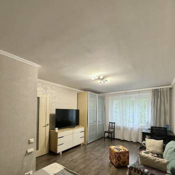 Продается 1-комнатная квартира, 35 м²