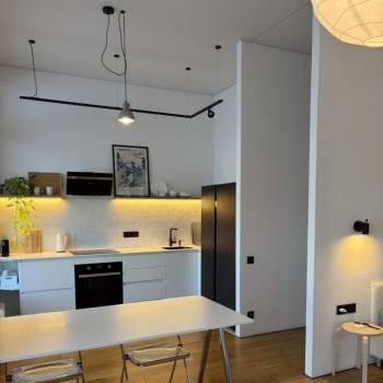 Продается 1-комнатная квартира, 50 м²