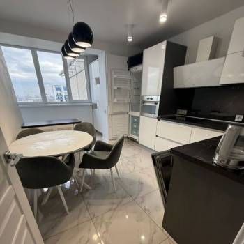 Сдается Многокомнатная квартира, 80 м²