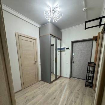 Продается 1-комнатная квартира, 43 м²
