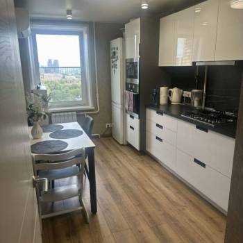 Продается 1-комнатная квартира, 41 м²