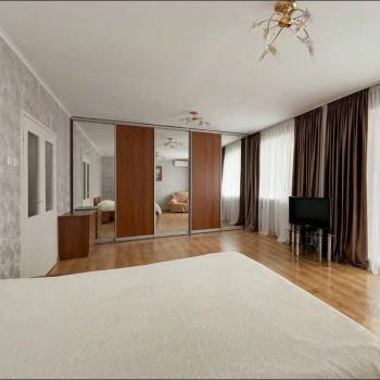 Сдается Многокомнатная квартира, 160 м²