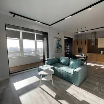 Продается 3-х комнатная квартира, 107 м²