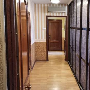 Продается Многокомнатная квартира, 90 м²