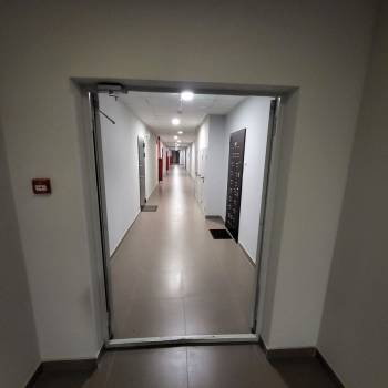Продается 1-комнатная квартира, 42 м²