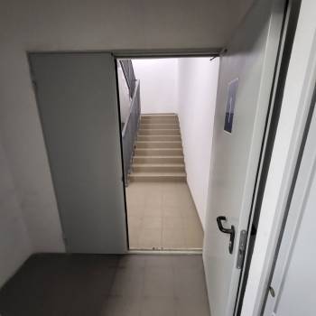 Продается 1-комнатная квартира, 42 м²