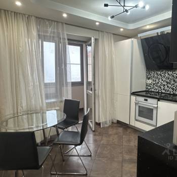 Сдается 1-комнатная квартира, 42 м²