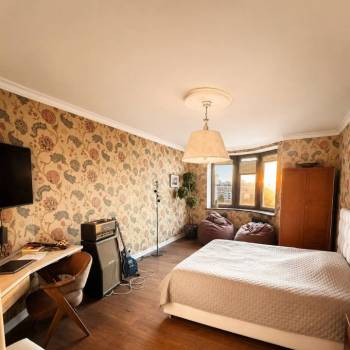 Продается Многокомнатная квартира, 120 м²