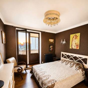 Продается Многокомнатная квартира, 120 м²