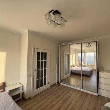 Продается 1-комнатная квартира, 36 м²