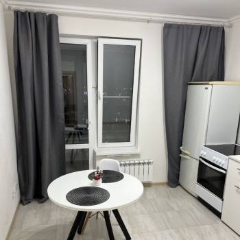 Продается 1-комнатная квартира, 42,5 м²