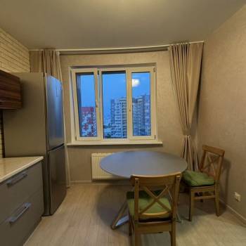 Сдается 1-комнатная квартира, 45 м²