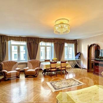 Продается Многокомнатная квартира, 110 м²