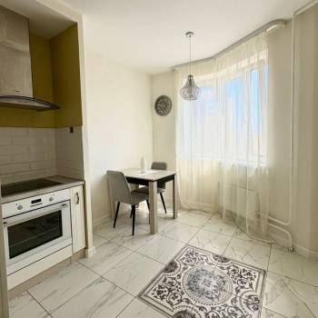Продается 1-комнатная квартира, 40 м²