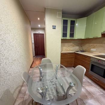 Сдается 1-комнатная квартира, 43 м²
