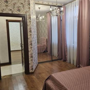 Продается Многокомнатная квартира, 100 м²