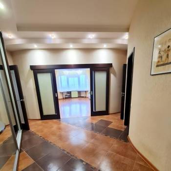 Сдается Многокомнатная квартира, 110 м²