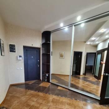 Сдается Многокомнатная квартира, 110 м²