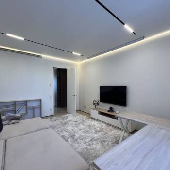Сдается 2-х комнатная квартира, 75 м²