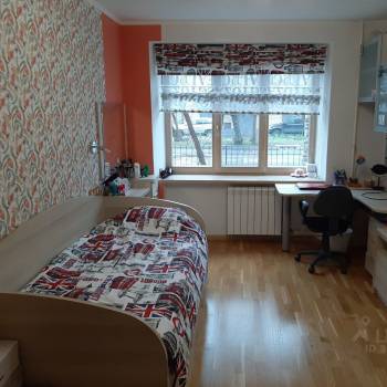 Продается Многокомнатная квартира, 75 м²