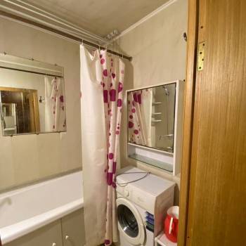 Продается 1-комнатная квартира, 42 м²
