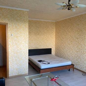 Продается 1-комнатная квартира, 42 м²