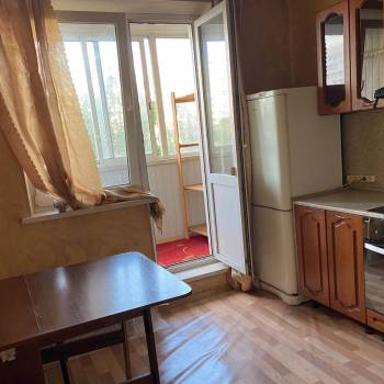 Продается 1-комнатная квартира, 42 м²