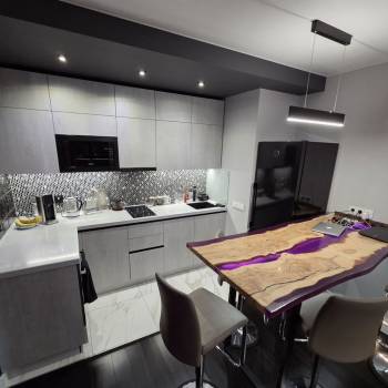 Продается 1-комнатная квартира, 54 м²