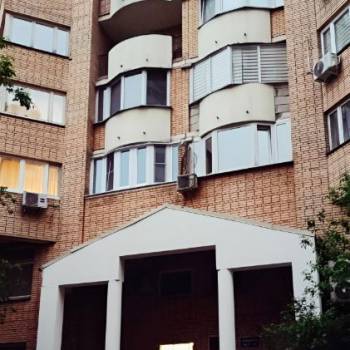 Продается 3-х комнатная квартира, 130 м²