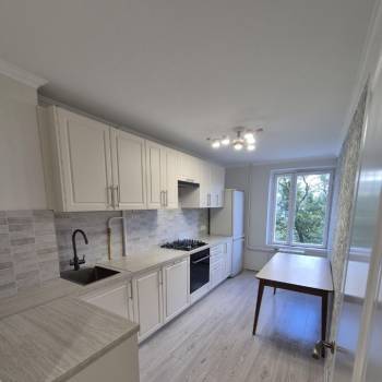 Сдается Многокомнатная квартира, 64 м²