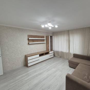 Сдается Многокомнатная квартира, 64 м²