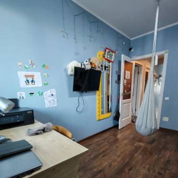Продается Многокомнатная квартира, 72 м²