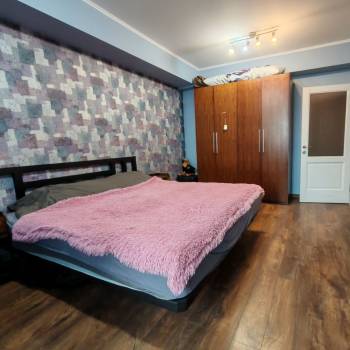 Продается Многокомнатная квартира, 72 м²