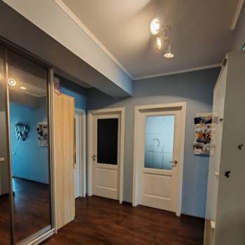 Продается Многокомнатная квартира, 72 м²