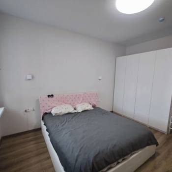 Продается 1-комнатная квартира, 42,2 м²