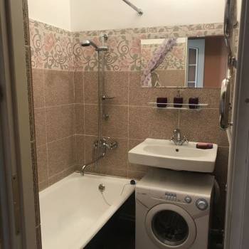 Сдается 1-комнатная квартира, 64,7 м²