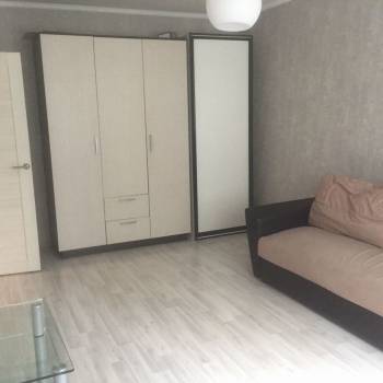 Сдается 1-комнатная квартира, 42 м²