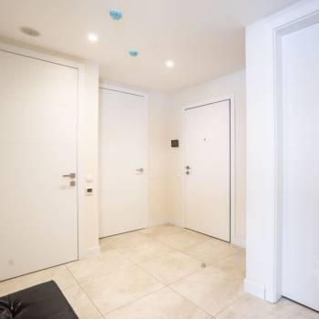 Продается 2-х комнатная квартира, 72,8 м²