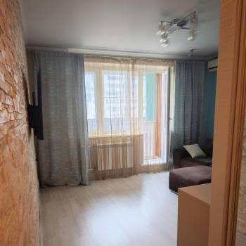 Сдается 1-комнатная квартира, 42 м²